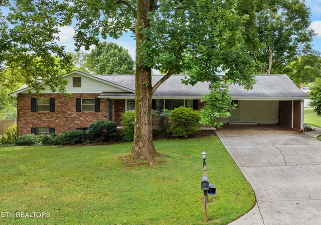 Photo 2 of Single family home for sale at 6128 Apache Tr, Knoxville, TN 37920 | MLS# 1353897 | Listing updated on 2026-09-18