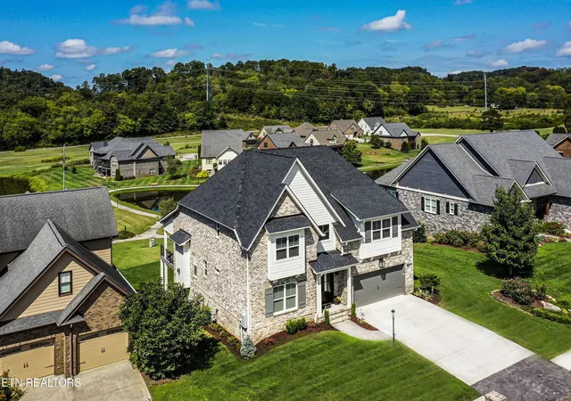 Photo 2 of Single family home for sale at 508 Turnberry Cir, Lenoir City, TN 37772 | MLS# 1354009 | Listing updated on 2026-10-07