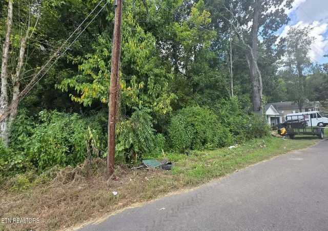 Photo 2 of Land for sale at 1233 Ohio Ave, Knoxville, TN 37921 | MLS# 1353949 | Listing updated on 2026-09-13