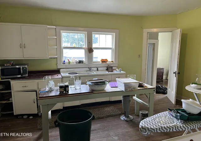 Photo 4 of Single family home for sale at 501 N High St, Sweetwater, TN 37874 | MLS# 1354074 | Listing updated on 2026-09-08