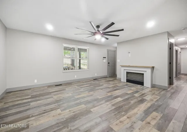 Photo 3 of Sale Pending at 3342 Shagbark Rd, Powell, TN 37849 | MLS# 1353766 | Listing updated on 2026-09-11