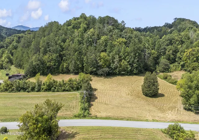 Photo 2 of Single family home for sale at 1964 Little Valley Rd, Sevierville, TN 37862 | MLS# 1353955 | Listing updated on 2026-09-02