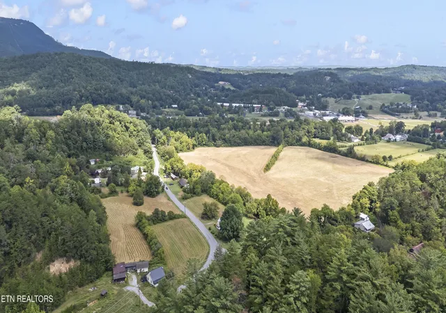 Photo 3 of Single family home for sale at 1964 Little Valley Rd, Sevierville, TN 37862 | MLS# 1353955 | Listing updated on 2026-09-02