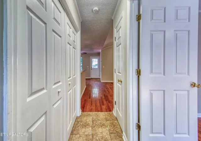 Photo 3 of Single family home for sale at 2001 Countryhill Ln, Knoxville, TN 37923 | MLS# 1354235 | Listing updated on 2026-09-18