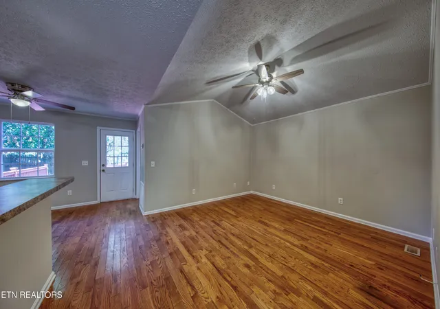 Photo 4 of Single family home for sale at 2001 Countryhill Ln, Knoxville, TN 37923 | MLS# 1354235 | Listing updated on 2026-09-18