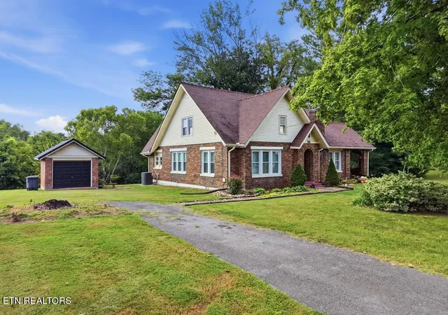 Photo 2 of Single family home for sale at 507 Lafayette Rd, Red Boiling Springs, TN 37150 | MLS# 1354216 | Listing updated on 2026-09-25