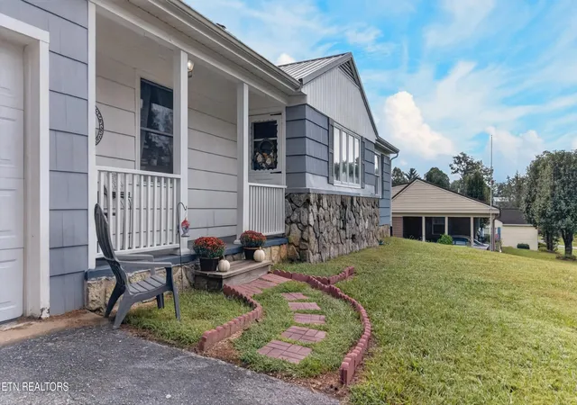 Photo 3 of Single family home for sale at 209 Susong Ln, Greeneville, TN 37743 | MLS# 1355708 | Listing updated on 2026-10-08
