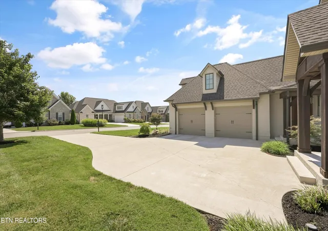Photo 3 of Single family home for sale at 1317 Turning Leaf Ln, Knoxville, TN 37922 | MLS# 1353976 | Listing updated on 2026-09-07
