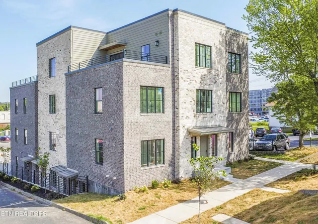 Condo for sale at 1911 Forest Ave #201, Knoxville, TN 37916 | MLS# 1355632
