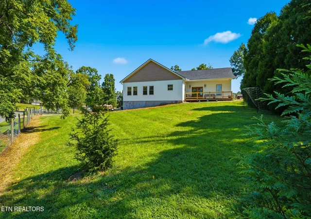 Single family home for sale at 327 Bethel Rd, Clinton, TN 37716 | MLS# 1354982