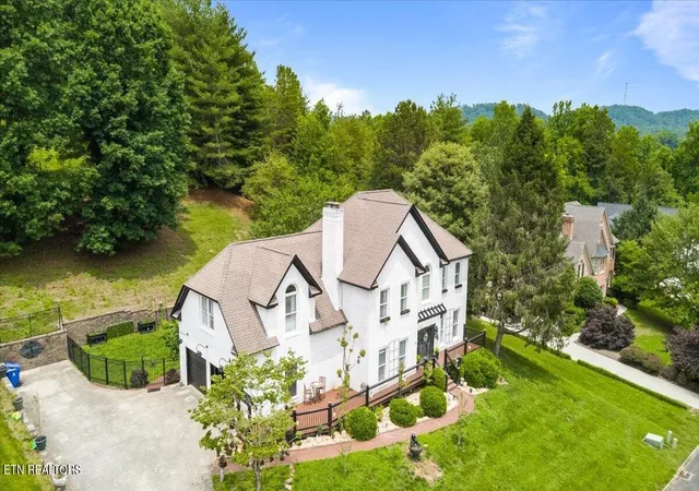 Photo 3 of Single family home for sale at 15 Radisson Cvs, Oak Ridge, TN 37830 | MLS# 1353896 | Listing updated on 2026-09-01