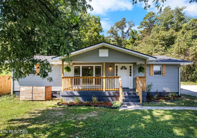 Photo 1 of Single family home for sale at 462 Island Frd Rd, Jacksboro, TN 37757 | MLS# 1353851 | Listing updated on 2026-09-18