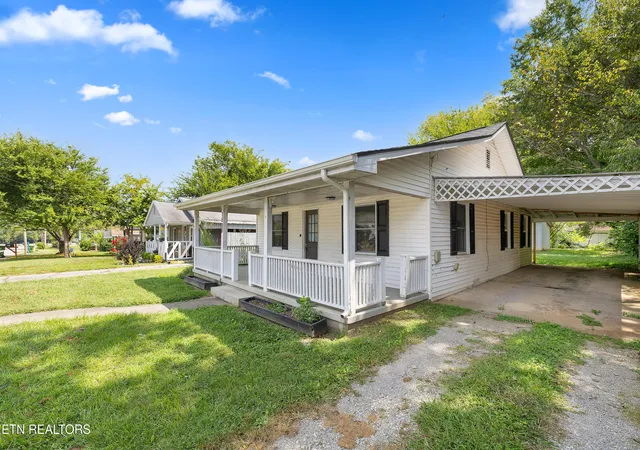 Photo 2 of Sale Pending at 1508 Irwin Ave, Maryville, TN 37804 | MLS# 1354086 | Listing updated on 2026-09-04