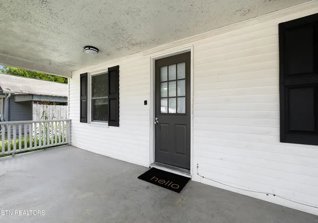 Photo 3 of Sale Pending at 1508 Irwin Ave, Maryville, TN 37804 | MLS# 1354086 | Listing updated on 2026-09-04