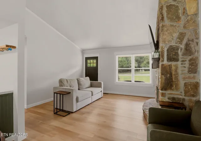 Photo 4 of Single family home for sale at 8021 Wilnoty Dr, Knoxville, TN 37931 | MLS# 1354947 | Listing updated on 2026-09-11