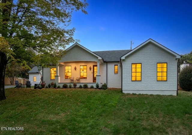 Photo 4 of Single family home for sale at 1545 Southgate Rd, Knoxville, TN 37919 | MLS# 1354289 | Listing updated on 2026-09-15