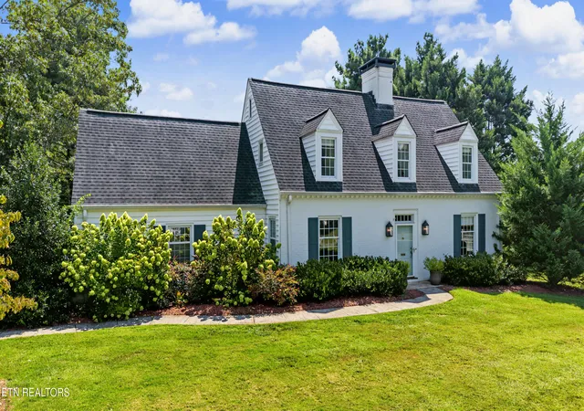 Photo 2 of Sale Pending at 1022 Sterling Ave, Maryville, TN 37803 | MLS# 1355273 | Listing updated on 2026-09-15
