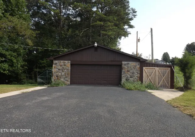 Photo 4 of Single family home for sale at 235 Parliament Rd, Harrogate, TN 37752 | MLS# 1354224 | Listing updated on 2026-09-10