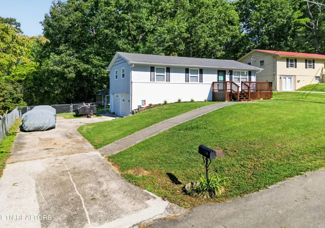 Photo 3 of Single family home for sale at 730 Black Forest Dr, Maryville, TN 37801 | MLS# 1353843 | Listing updated on 2026-09-24