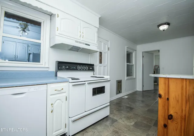 Photo 3 of Single family home for sale at 151 Selma St, Lenoir City, TN 37771 | MLS# 1354455 | Listing updated on 2026-09-14