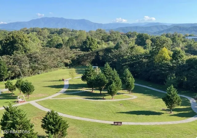 Photo 2 of Sale Pending at 124 Plaza Dr #UNIT 3704, Pigeon Forge, TN 37863 | MLS# 1353878 | Listing updated on 2026-09-13
