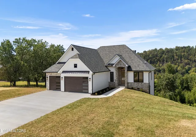 Photo 1 of Single family home for sale at 368 Marble Blf Dr, Kingston, TN 37763 | MLS# 1354177 | Listing updated on 2026-09-17