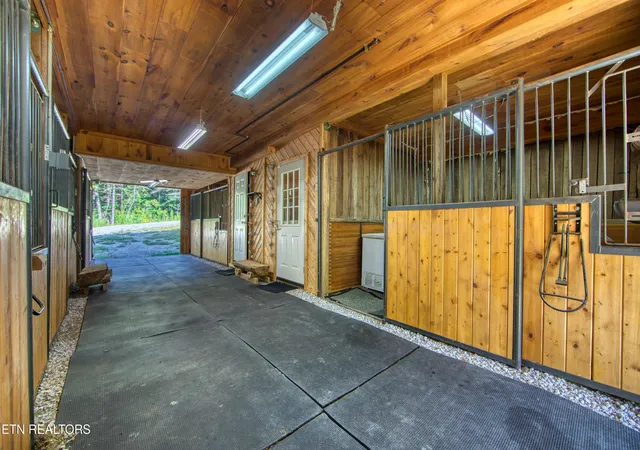 Photo 3 of Single family home for sale at 260 Indian Rock Tr, Jamestown, TN 38556 | MLS# 1354018 | Listing updated on 2026-10-05