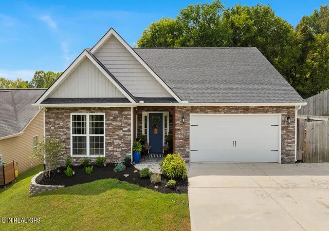 Photo 1 of Sale Pending at 6913 Harvest Grv Ln, Knoxville, TN 37918 | MLS# 1354773 | Listing updated on 2026-09-13