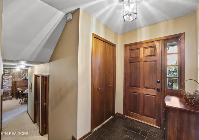 Photo 4 of Sale Pending at 8705 Wimbledon Dr, Knoxville, TN 37923 | MLS# 1353925 | Listing updated on 2026-09-08