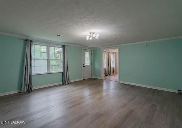 Photo 4 of Single family home for sale at 375 Snow Hl Rd, Oakdale, TN 37829 | MLS# 1354091 | Listing updated on 2026-09-04