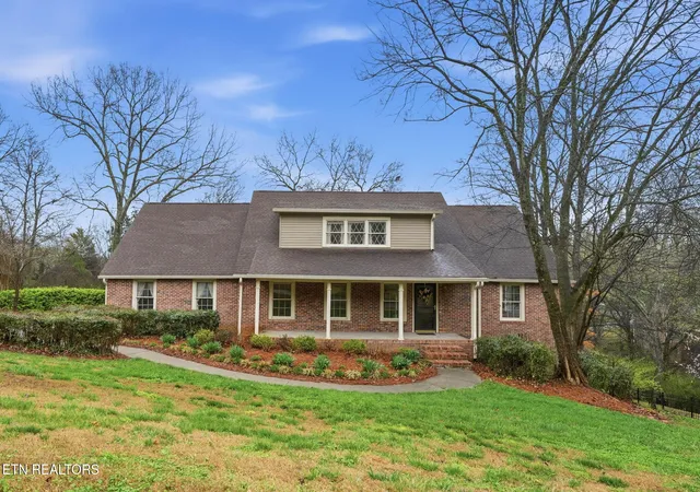 Photo 1 of Sale Pending at 11012 Crosswind Dr, Farragut, TN 37934 | MLS# 1353915 | Listing updated on 2026-09-06