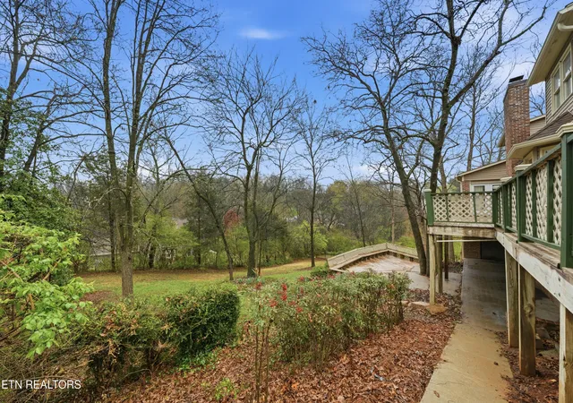 Photo 3 of Sale Pending at 11012 Crosswind Dr, Farragut, TN 37934 | MLS# 1353915 | Listing updated on 2026-09-06