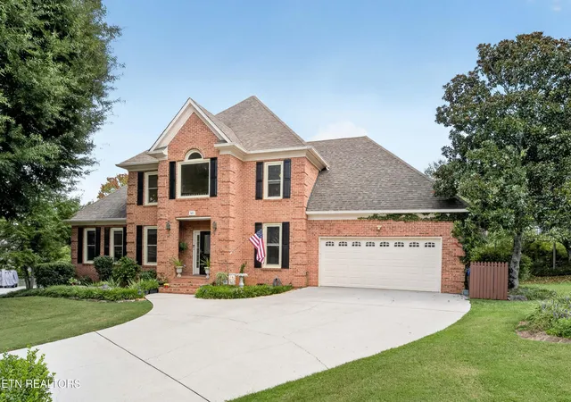 Photo 2 of Sale Pending at 801 Hansmore Pl, Knoxville, TN 37919 | MLS# 1353920 | Listing updated on 2026-09-12