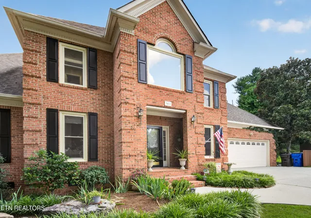 Photo 4 of Sale Pending at 801 Hansmore Pl, Knoxville, TN 37919 | MLS# 1353920 | Listing updated on 2026-09-12