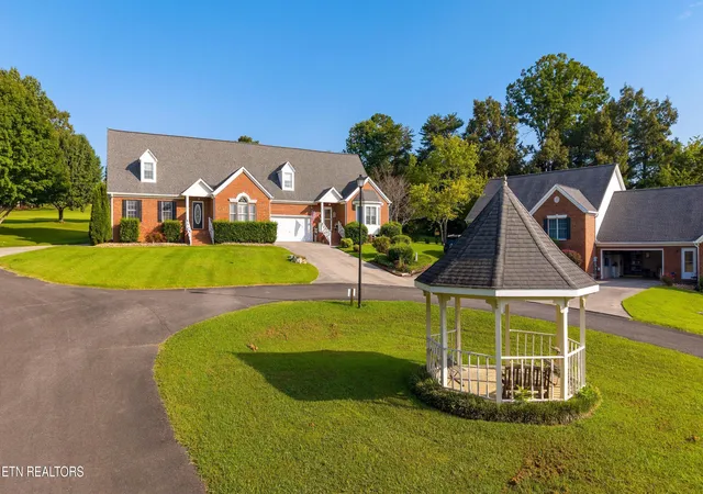 Photo 2 of Condo for sale at 304 Fairway Dr, Athens, TN 37303 | MLS# 1353924 | Listing updated on 2026-09-16