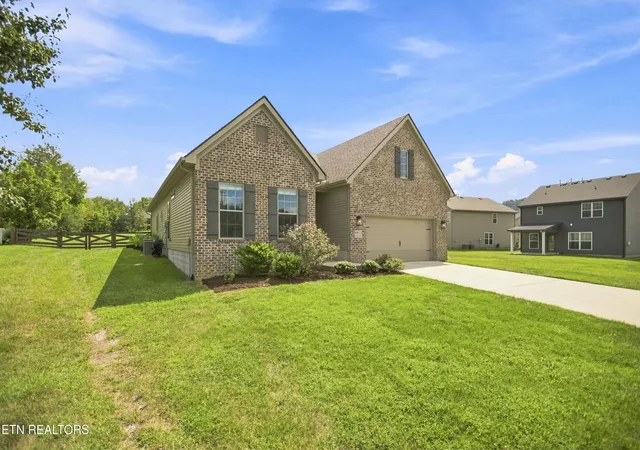 Photo 2 of Single family home for sale at 6872 Beeler Rd, Knoxville, TN 37918 | MLS# 1353970 | Listing updated on 2026-09-01