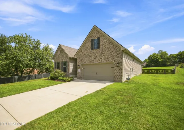 Photo 3 of Single family home for sale at 6872 Beeler Rd, Knoxville, TN 37918 | MLS# 1353970 | Listing updated on 2026-09-01