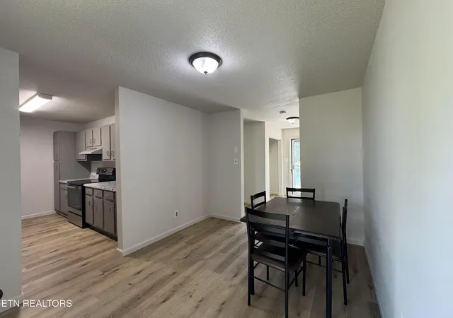 Photo 4 of Single family home for sale at 1617 Henrietta Ave, Knoxville, TN 37915 | MLS# 1354012 | Listing updated on 2026-09-01