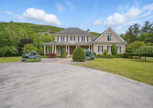 Photo 1 of Single family home for sale at 6005 Powell Valley Rd, Big Stone Gap, VA 24219 | MLS# 1353927 | Listing updated on 2026-09-01