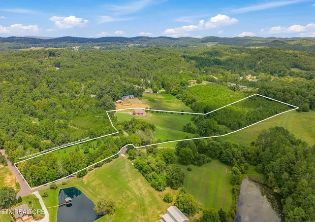 Photo 2 of Single family home for sale at 427 Hardin Rd, Kodak, TN 37764 | MLS# 1353954 | Listing updated on 2026-09-02