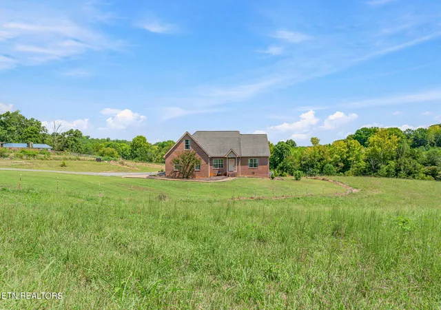 Photo 3 of Single family home for sale at 427 Hardin Rd, Kodak, TN 37764 | MLS# 1353954 | Listing updated on 2026-09-02