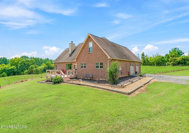 Photo 3 of Single family home for sale at 427 Hardin Rd, Kodak, TN 37764 | MLS# 1353954 | Listing updated on 2026-09-02