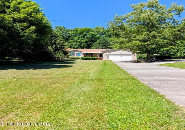 Photo 2 of Single family home for sale at 154 Will Dr, Crossville, TN 38555 | MLS# 1353940 | Listing updated on 2026-09-01