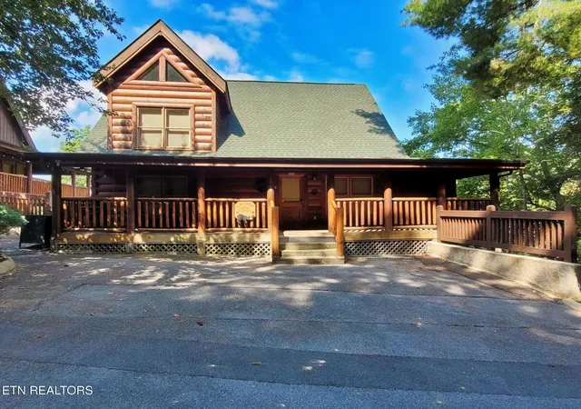 Photo 1 of Single family home for sale at 2060 Bear Hvn Way, Sevierville, TN 37876 | MLS# 1353969 | Listing updated on 2026-09-01