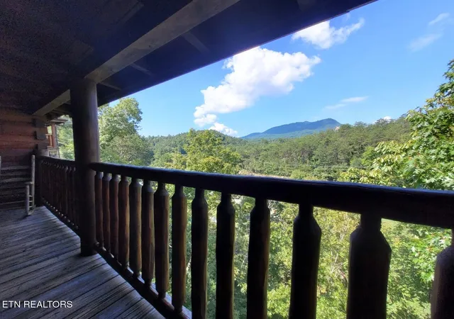 Photo 3 of Single family home for sale at 2060 Bear Hvn Way, Sevierville, TN 37876 | MLS# 1353969 | Listing updated on 2026-09-01