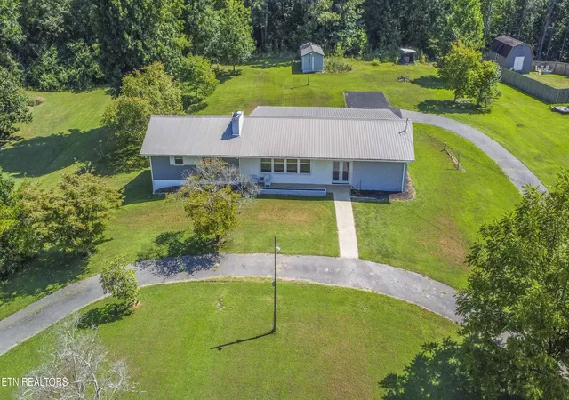 Photo 1 of Single family home for sale at 940 Riley Dr, Lenoir City, TN 37771 | MLS# 1354173 | Listing updated on 2026-09-14