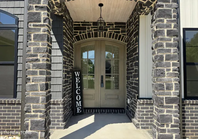Photo 3 of Sale Pending at 155 Elokwa Way, Loudon, TN 37774 | MLS# 1355350 | Listing updated on 2026-10-11