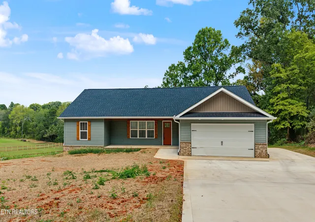 Photo 1 of Single family home for sale at 6221 Bingham Ln, Maryville, TN 37801 | MLS# 1354553 | Listing updated on 2026-09-17