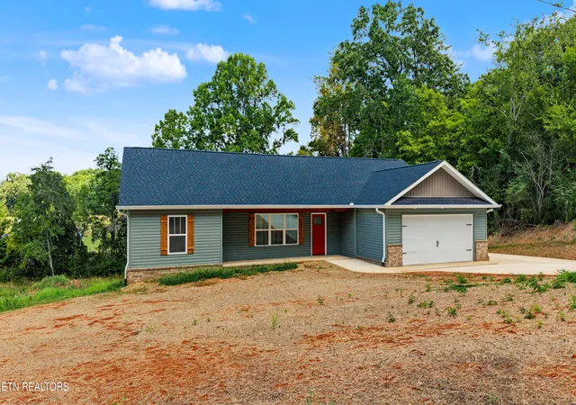 Photo 2 of Single family home for sale at 6221 Bingham Ln, Maryville, TN 37801 | MLS# 1354553 | Listing updated on 2026-09-17