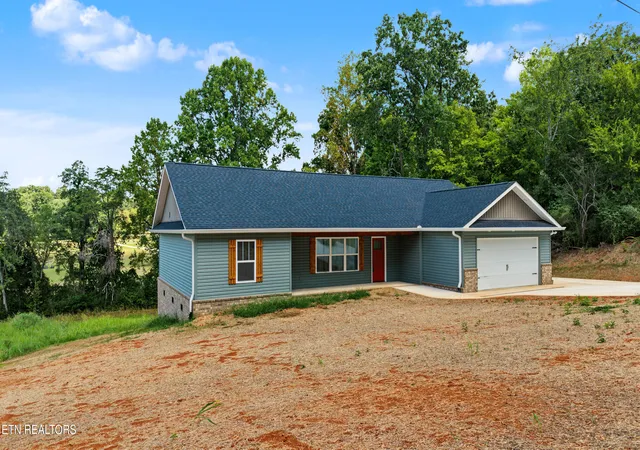 Photo 3 of Single family home for sale at 6221 Bingham Ln, Maryville, TN 37801 | MLS# 1354553 | Listing updated on 2026-09-17